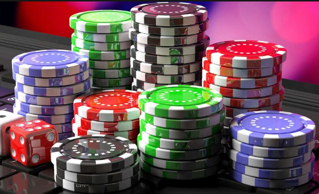 What are the specific responsibilities of a Casino Pit Boss?