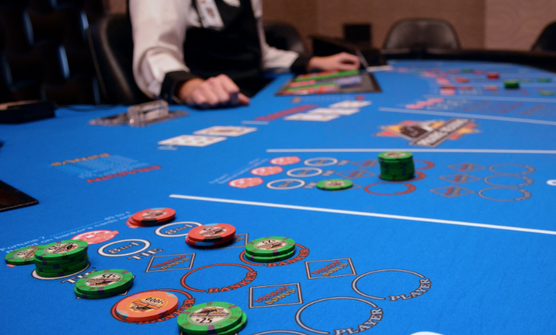 Which Game Should Gamblers Choose: Craps or Baccarat?